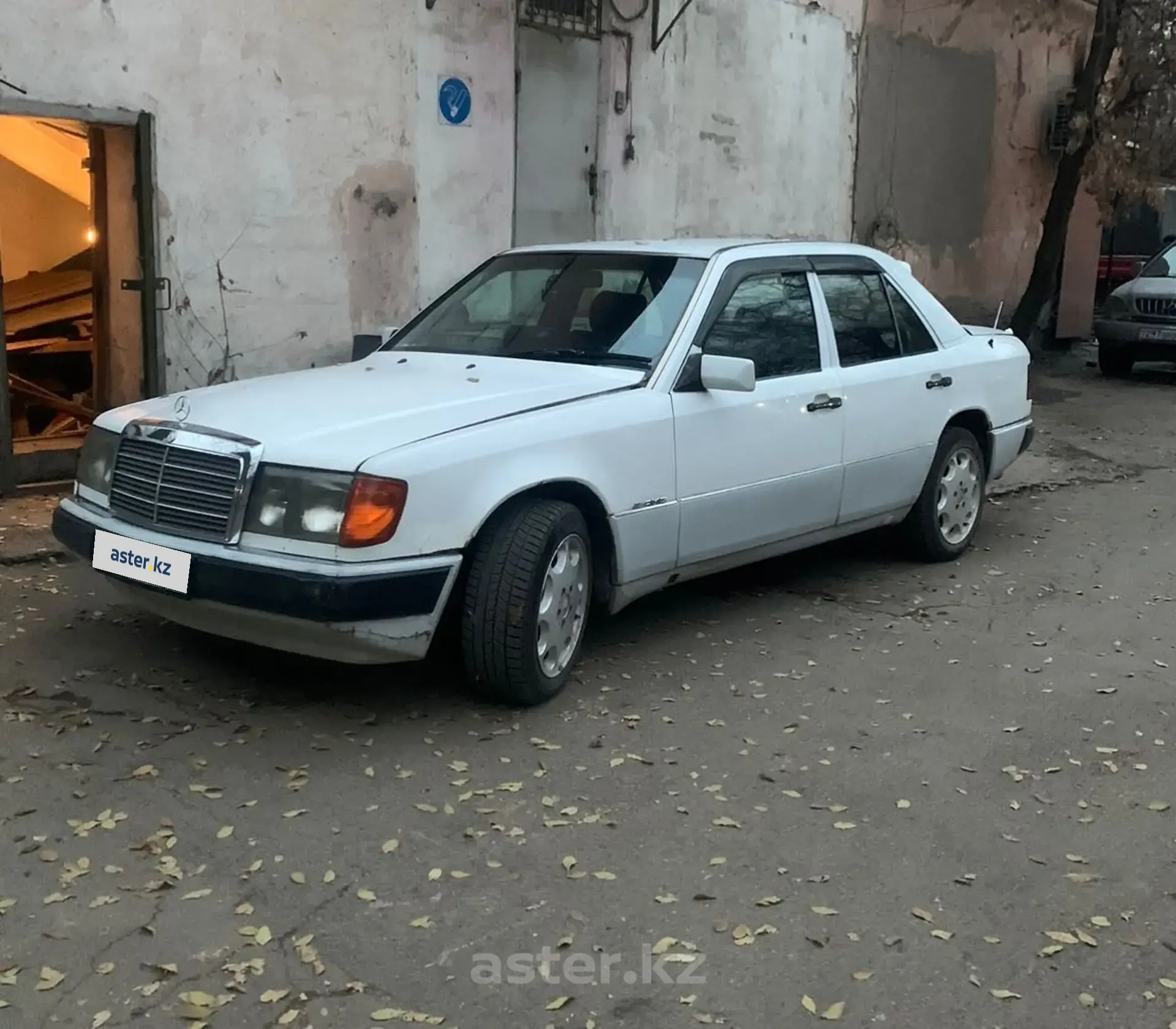 Mercedes-Benz E-Класс 1992