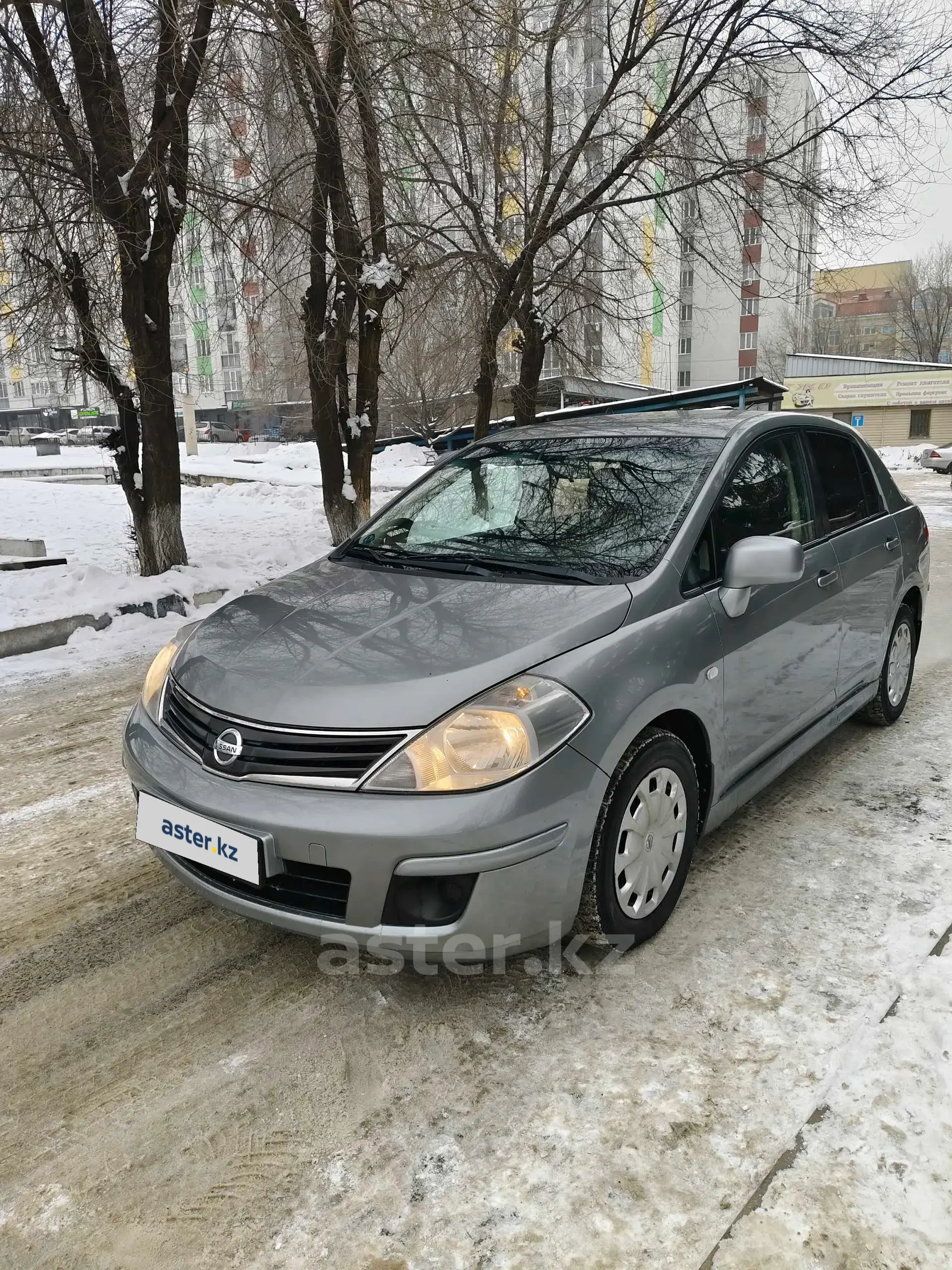 Nissan Tiida 2011