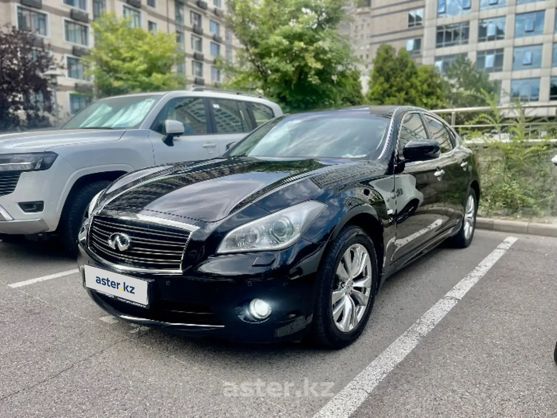 Infiniti Q70 2014