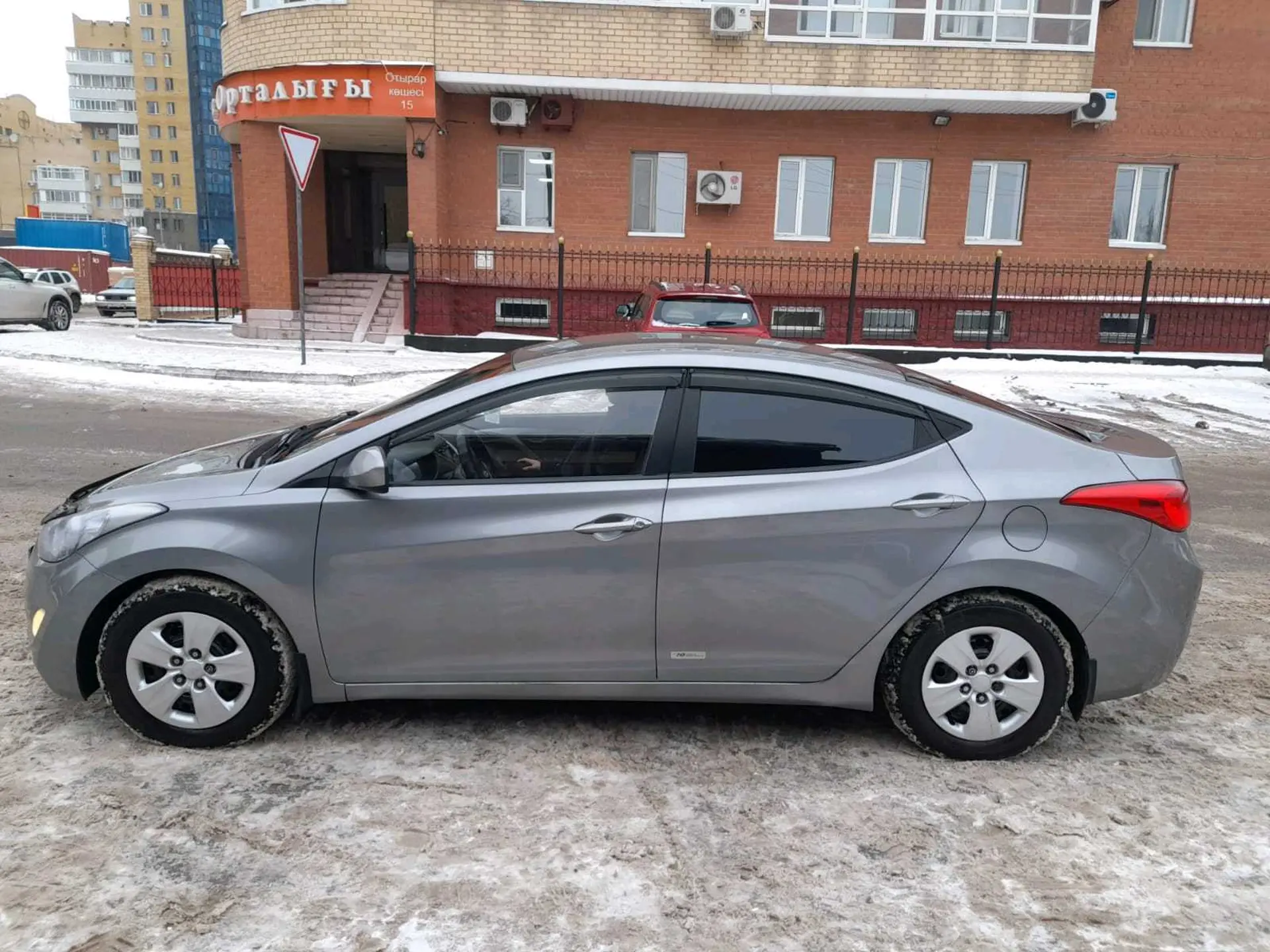 Hyundai Elantra 2011