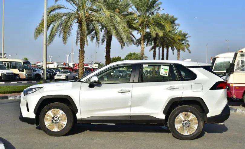 Toyota RAV4 2023 года за 17 850 000 тг. в Алматы