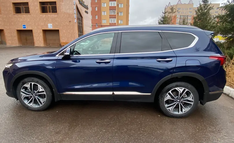 Hyundai Santa Fe 2019 года за 13 500 000 тг. в Астана