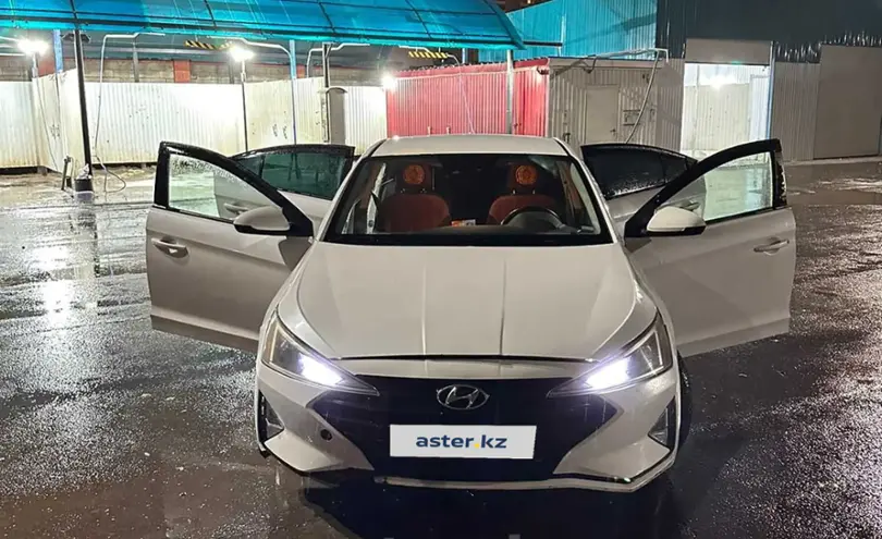 Hyundai Elantra 2019 года за 6 600 000 тг. в Астана фото 2