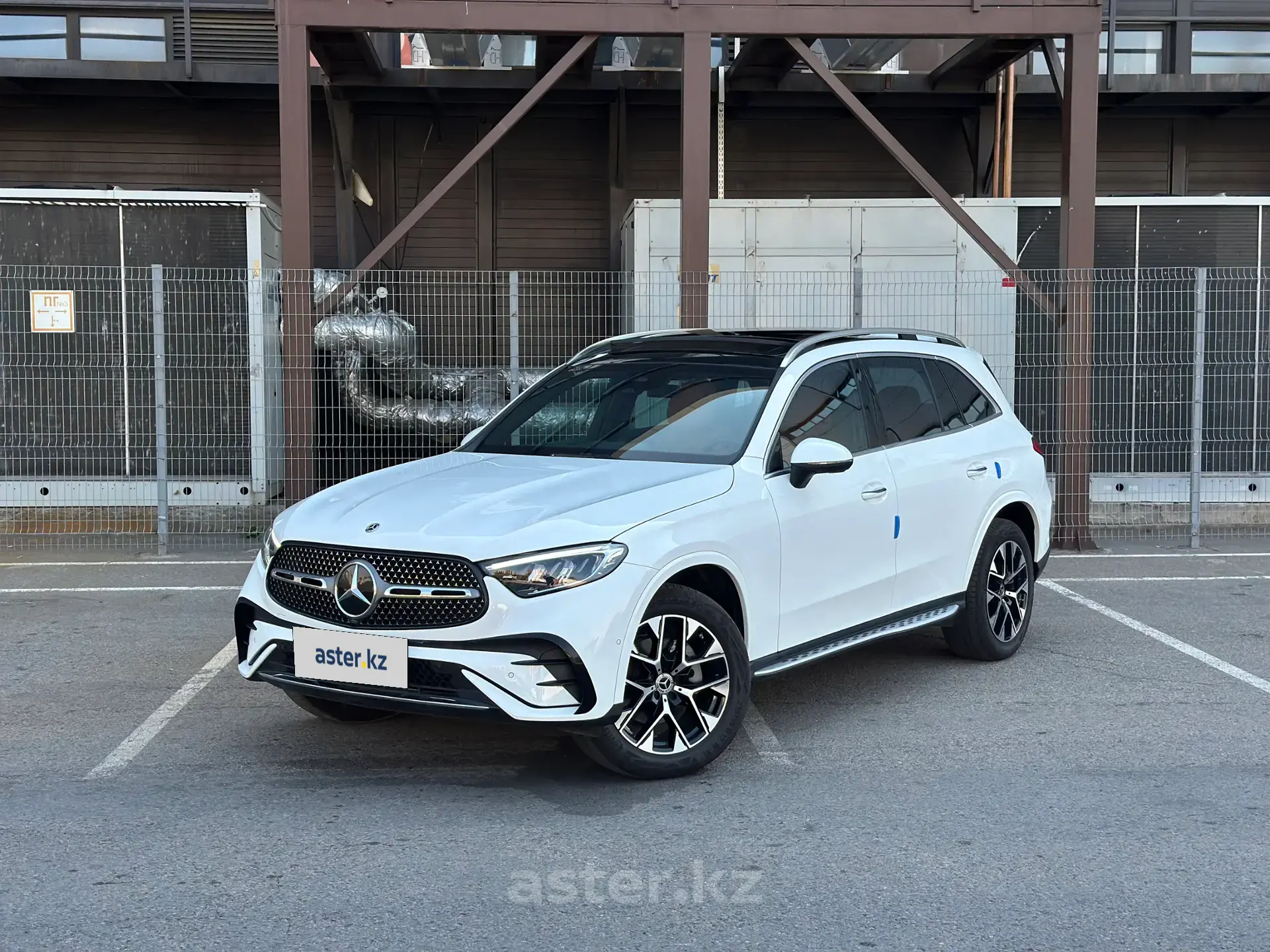 Mercedes-Benz GLC 2023