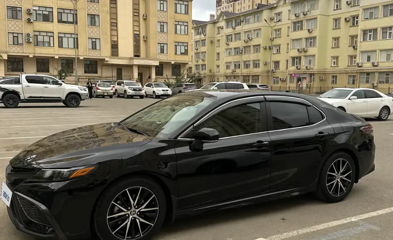 Toyota Camry 2022 года за 14 000 000 тг. в Актау