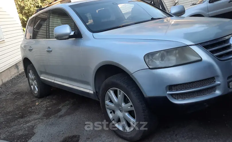 Volkswagen Touareg 2004 года за 4 500 000 тг. в Алматы фото 2