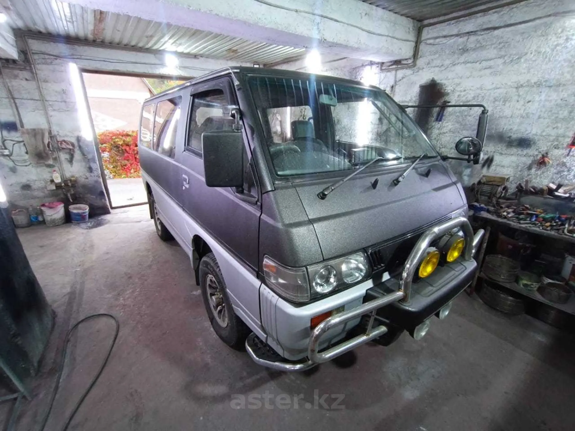 Mitsubishi Delica 1994