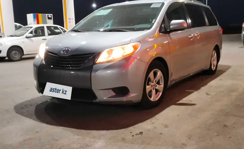 Toyota Sienna 2014 года за 9 000 000 тг. в Западно-Казахстанская область