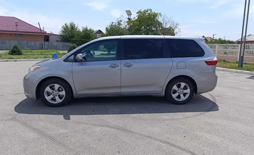 Toyota Sienna 2016 года за 13 600 000 тг. в Алматы