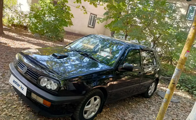 Volkswagen Golf 1995 года за 2 100 000 тг. в Алматы