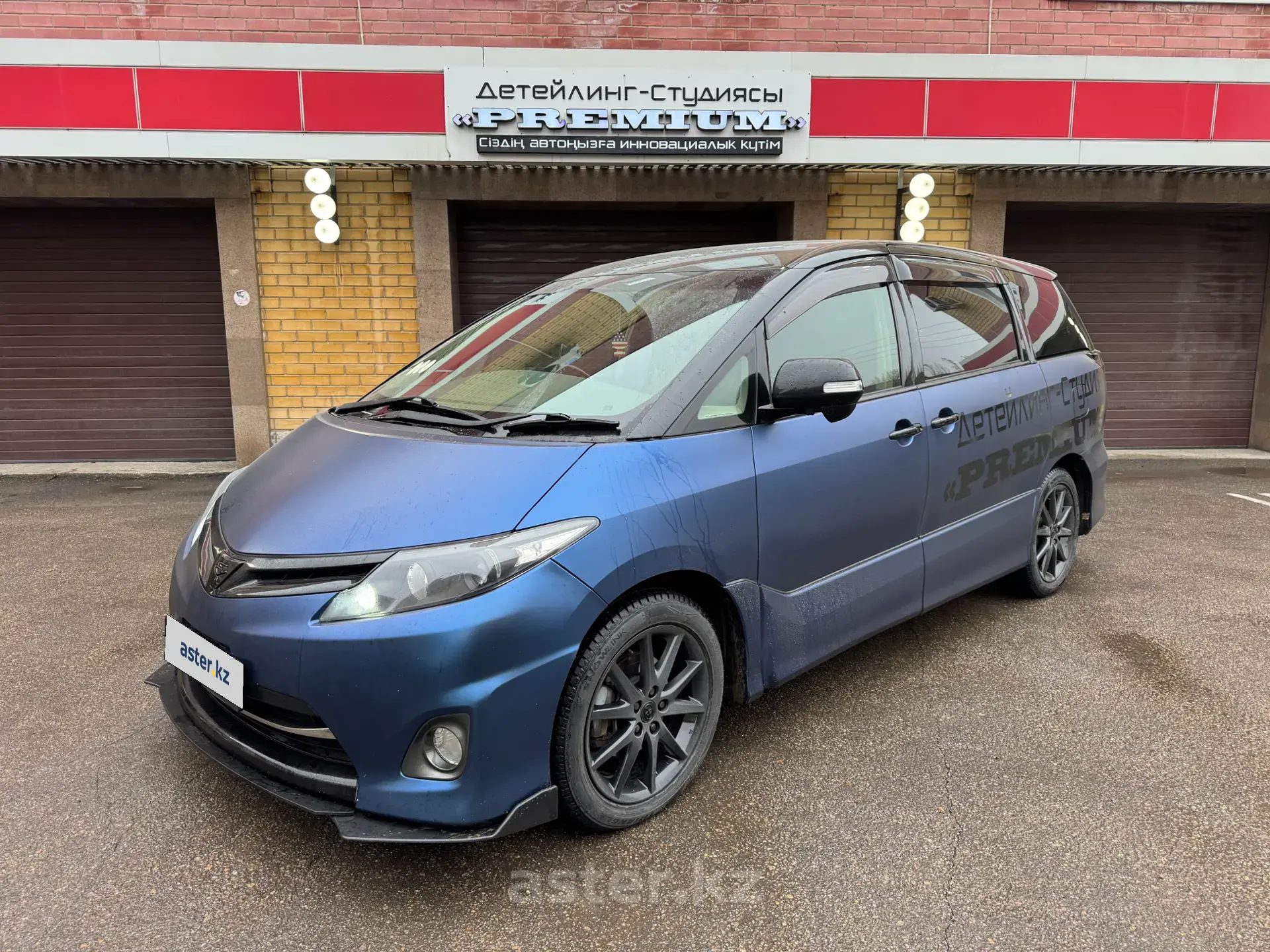 Toyota Estima 2011