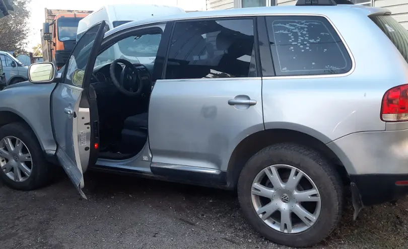 Volkswagen Touareg 2004 года за 4 500 000 тг. в Алматы фото 4