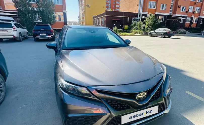 Toyota Camry 2021 года за 14 000 000 тг. в Актюбинская область