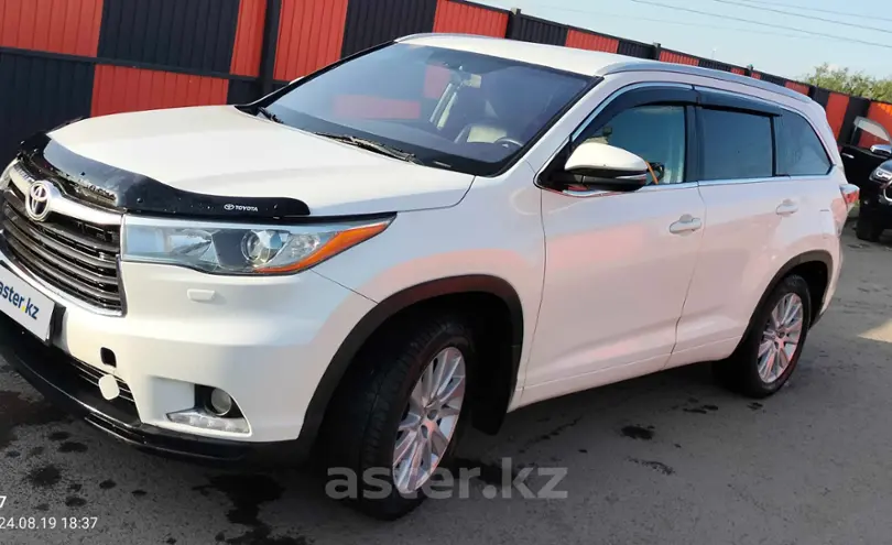 Toyota Highlander 2015 года за 14 700 000 тг. в Уральск