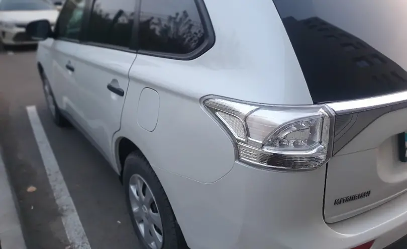 Mitsubishi Outlander 2014 года за 8 100 000 тг. в Астана фото 4