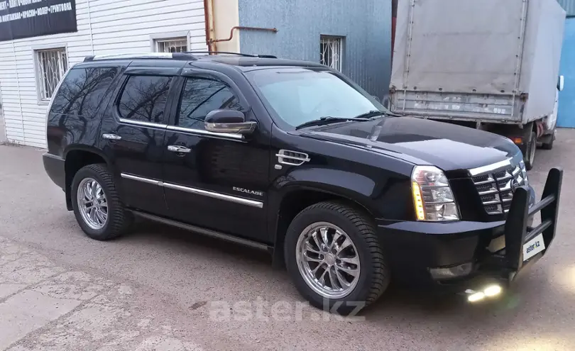 Cadillac Escalade 2012 года за 16 000 000 тг. в Уральск