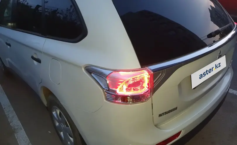 Mitsubishi Outlander 2014 года за 8 100 000 тг. в Астана