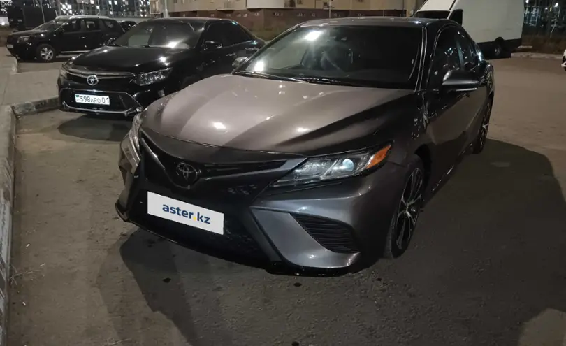 Toyota Camry 2020 года за 13 500 000 тг. в Астана