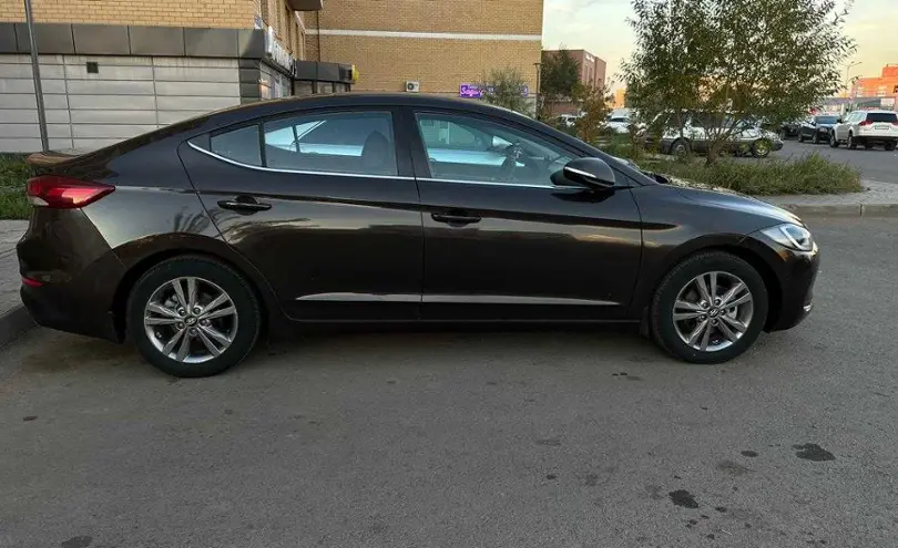 Hyundai Elantra 2018 года за 7 700 000 тг. в Астана