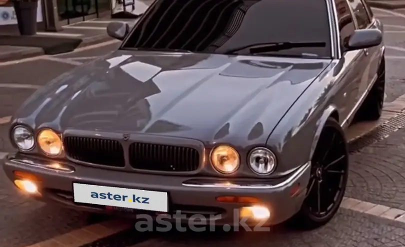 Jaguar XJ 2000 года за 10 000 000 тг. в Астана