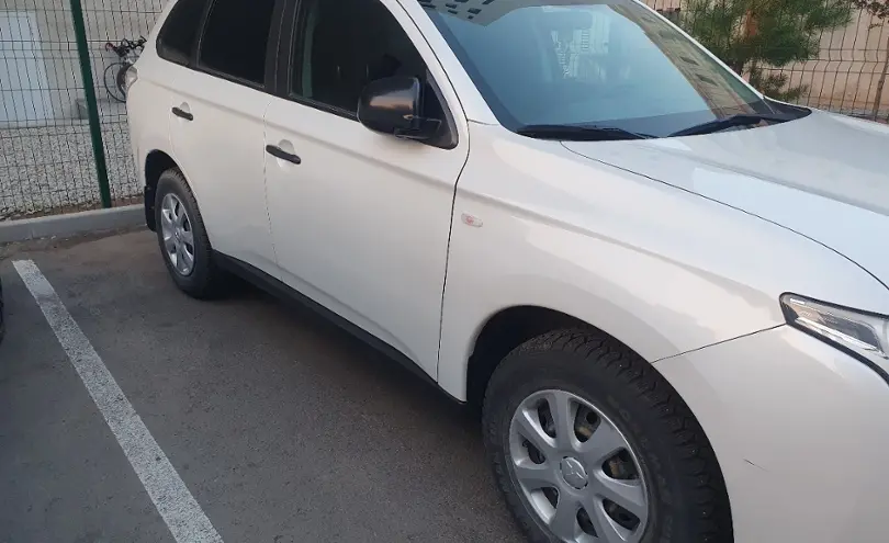 Mitsubishi Outlander 2014 года за 8 100 000 тг. в Астана фото 2