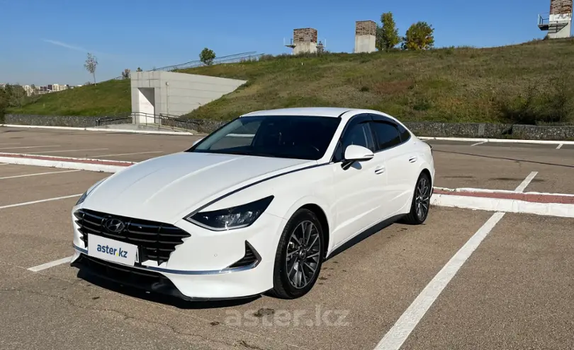 Hyundai Sonata 2020 года за 9 500 000 тг. в Астана