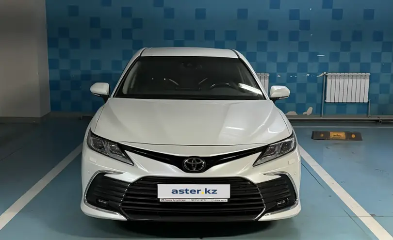 Toyota Camry 2023 года за 17 000 000 тг. в Астана