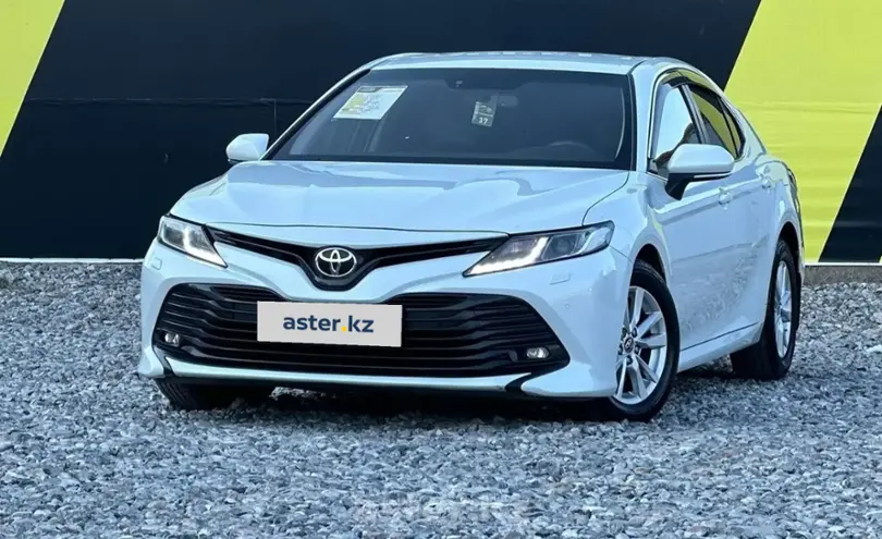 Toyota Camry 2018 года за 11 300 000 тг. в Шымкент