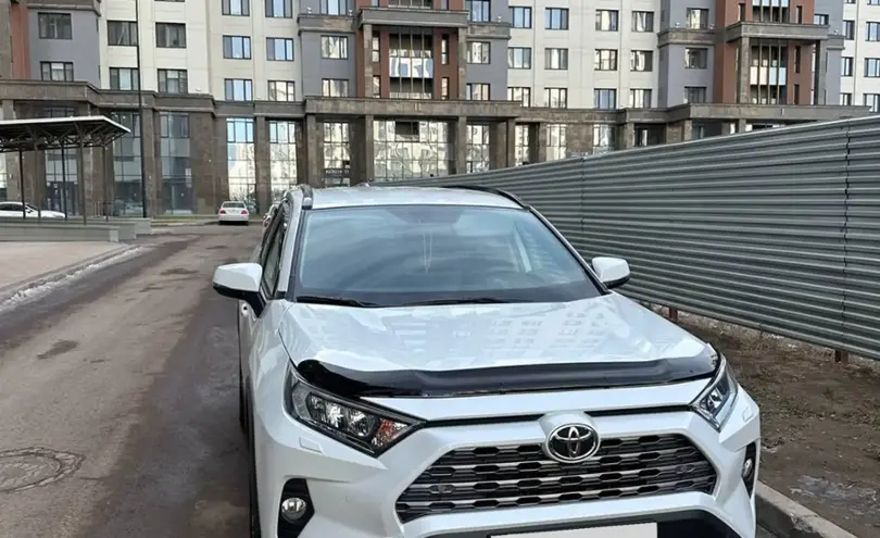 Toyota RAV4 2019 года за 14 700 000 тг. в Астана