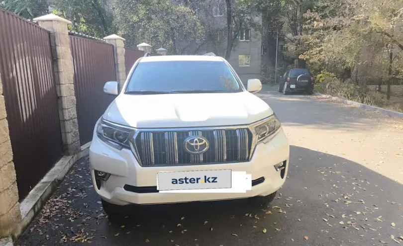 Toyota Land Cruiser Prado 2018 года за 24 000 000 тг. в Алматы