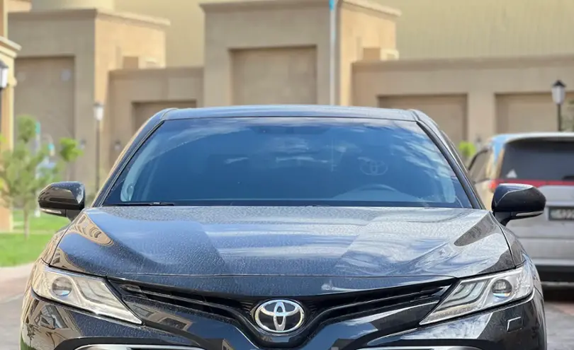 Toyota Camry 2018 года за 14 200 000 тг. в Шымкент