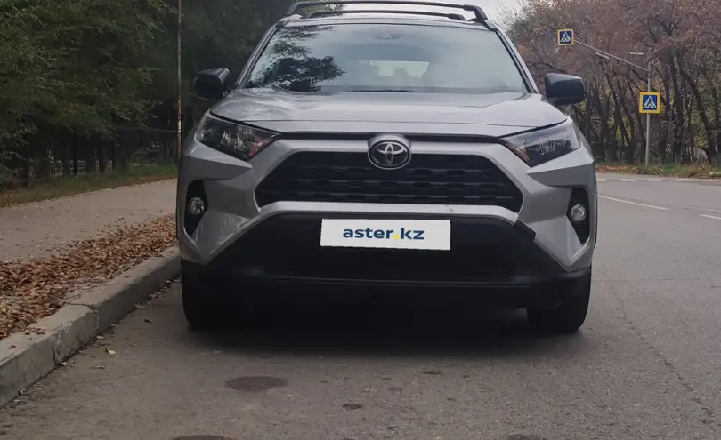 Toyota RAV4 2019 года за 13 500 000 тг. в Алматы