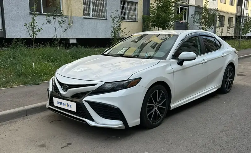 Toyota Camry 2020 года за 13 900 000 тг. в Алматы