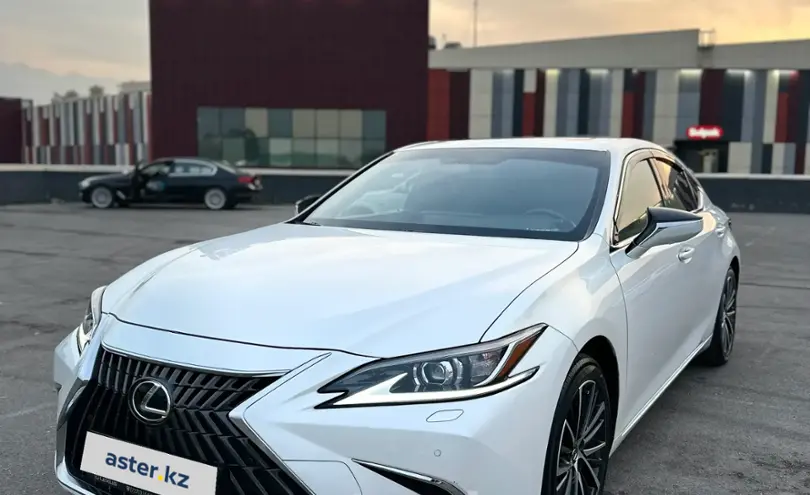 Lexus ES 2021 года за 25 000 000 тг. в Алматы