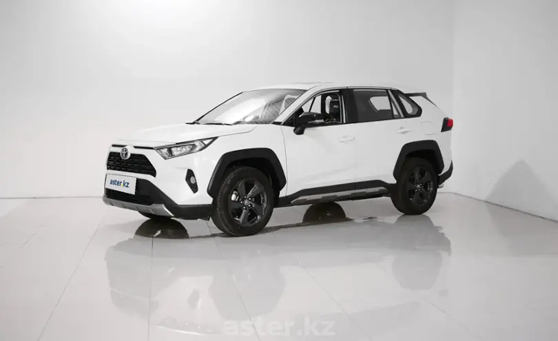 Toyota RAV4 2022 года за 15 800 000 тг. в Алматы