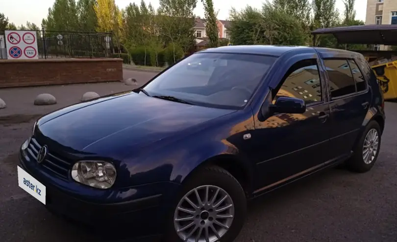 Volkswagen Golf 2001 года за 2 390 000 тг. в Астана