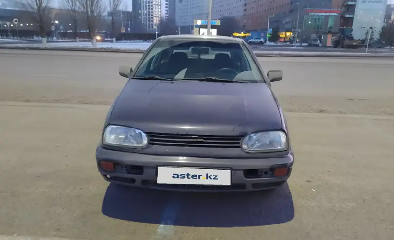 Volkswagen Golf 1997 года за 1 300 000 тг. в Астана