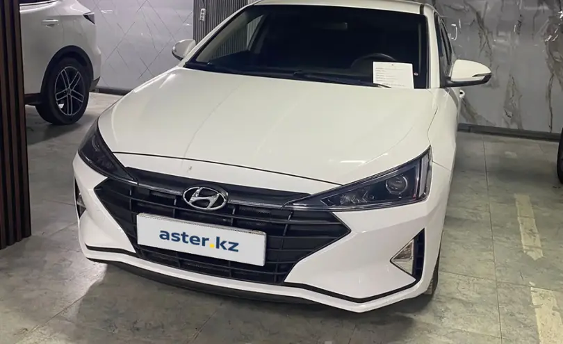 Hyundai Elantra 2019 года за 8 400 000 тг. в Астана