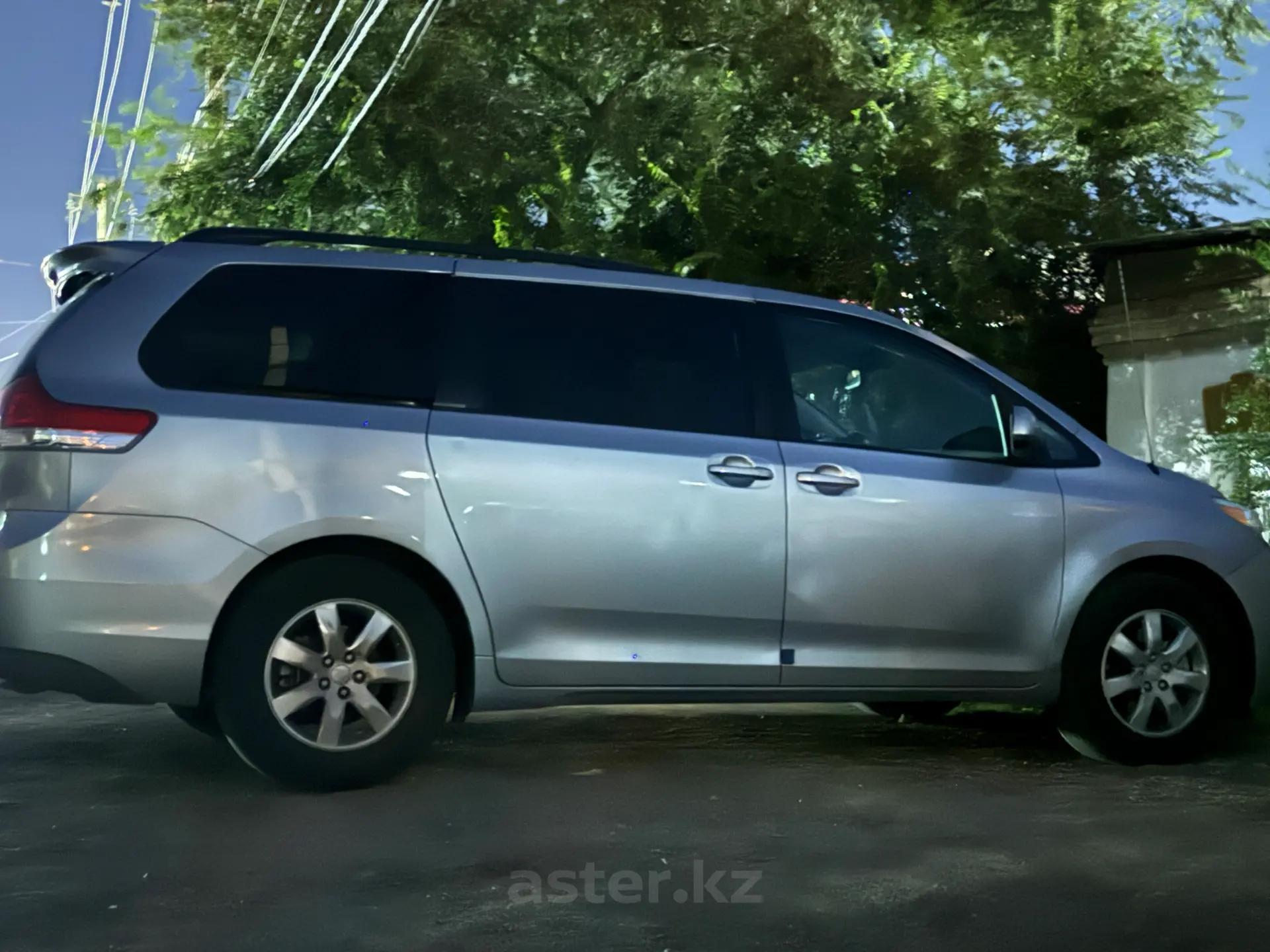 Toyota Sienna 2010