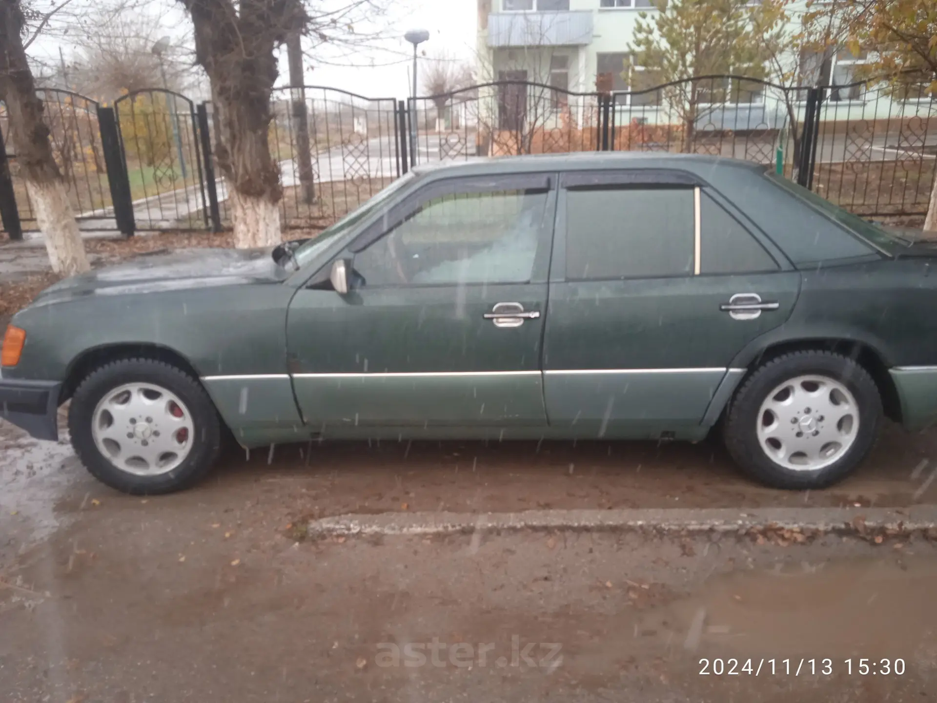 Mercedes-Benz W124 1989