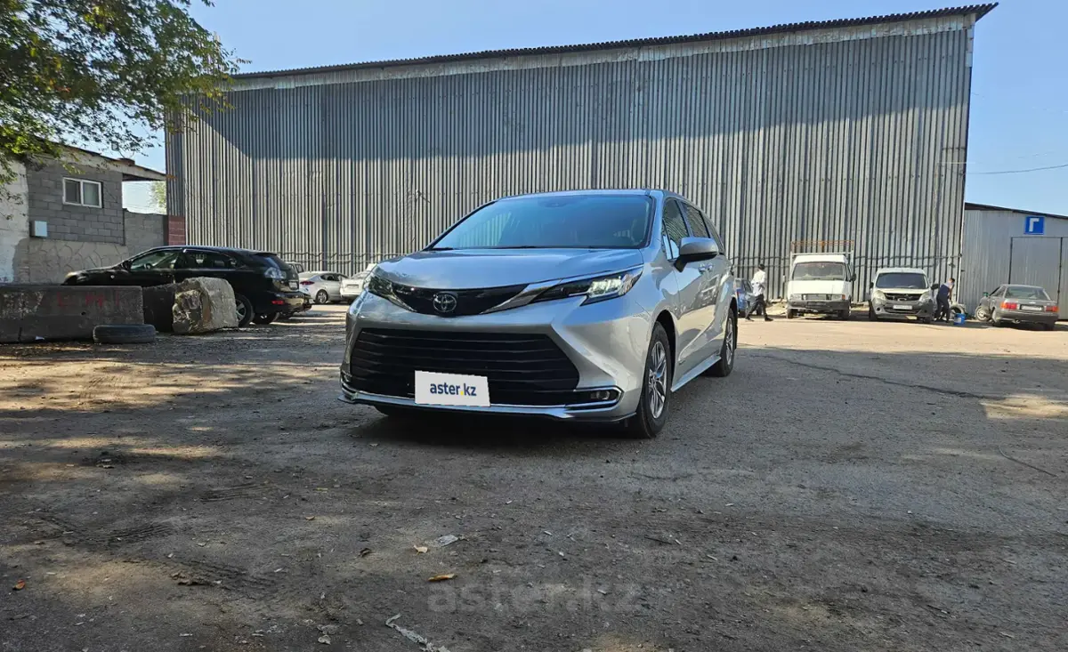 Toyota Sienna 2021 года за 22 700 000 тг. в Алматинская область