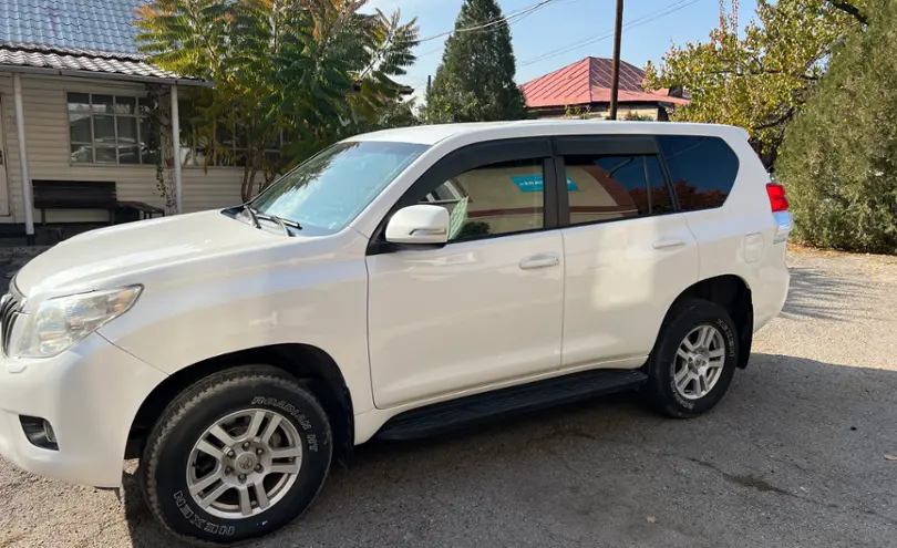 Toyota Land Cruiser Prado 2012 года за 14 000 000 тг. в Алматы