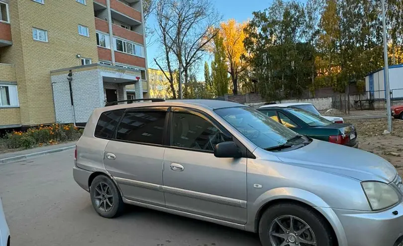 Kia Carens 2005 года за 3 000 000 тг. в Павлодар