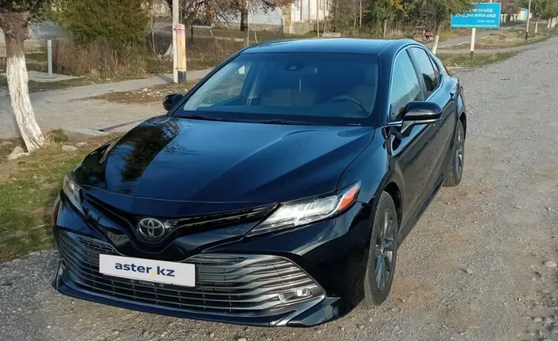 Toyota Camry 2018 года за 13 000 000 тг. в Шымкент