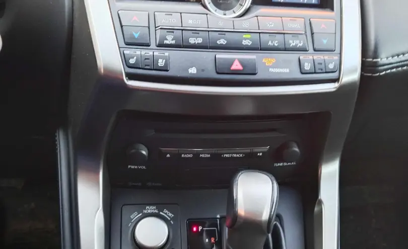 Lexus NX 2016 года за 14 500 000 тг. в Астана