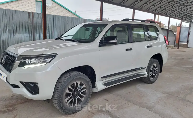 Toyota Land Cruiser Prado 2022 года за 28 800 000 тг. в Астана