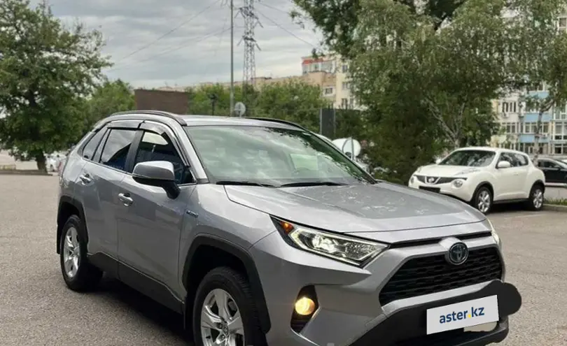 Toyota RAV4 2020 года за 14 300 000 тг. в Алматы