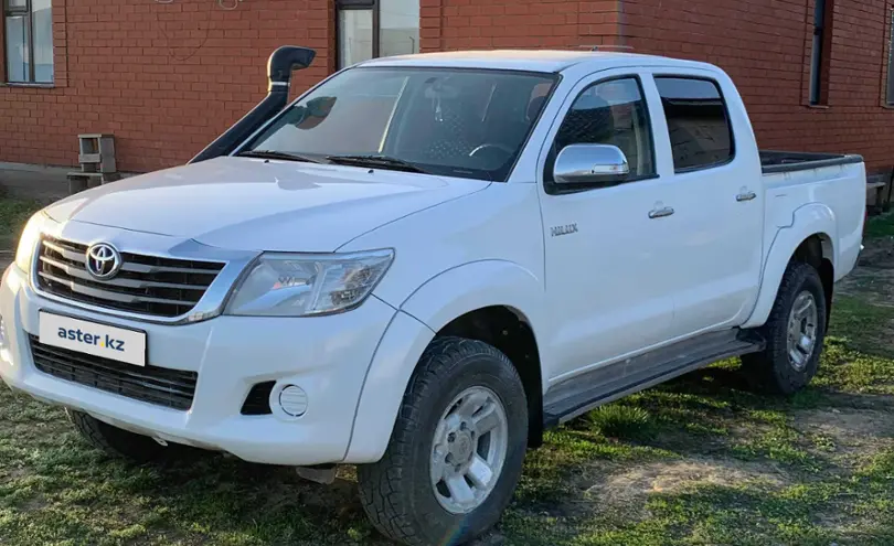 Toyota Hilux 2013 года за 8 000 000 тг. в Актобе