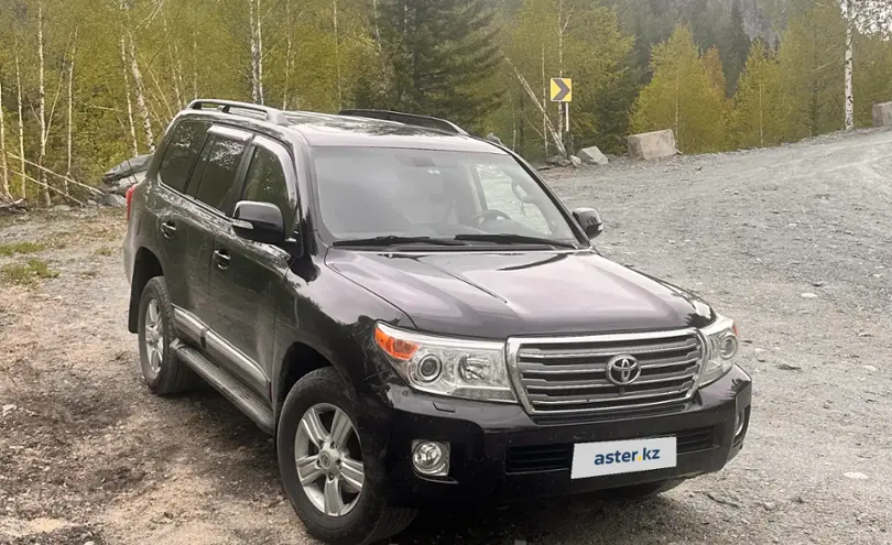 Toyota Land Cruiser 2013 года за 19 990 000 тг. в Астана