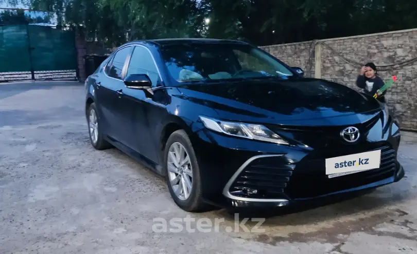 Toyota Camry 2023 года за 15 500 000 тг. в Алматы